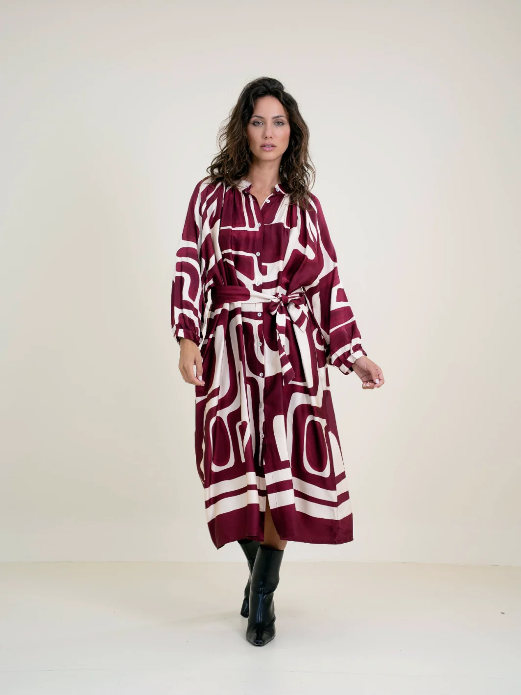 Vestido camisero estampado burdeos talla única con cinturón