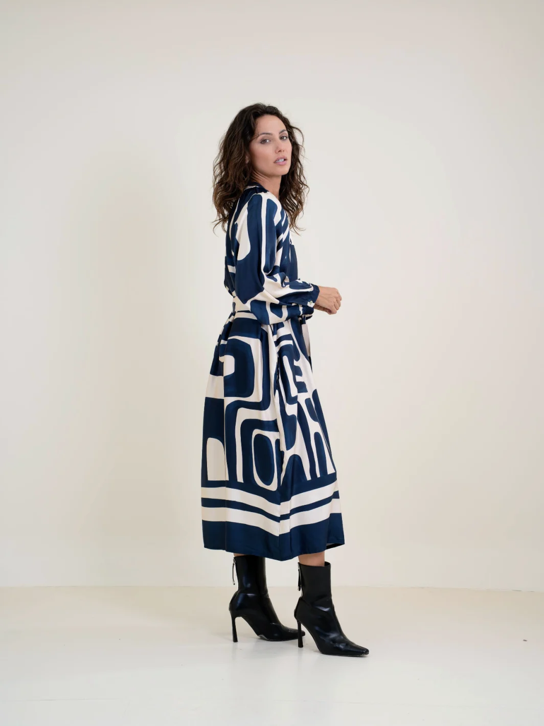 Vestido Estampado Geométrico - Imagen 3