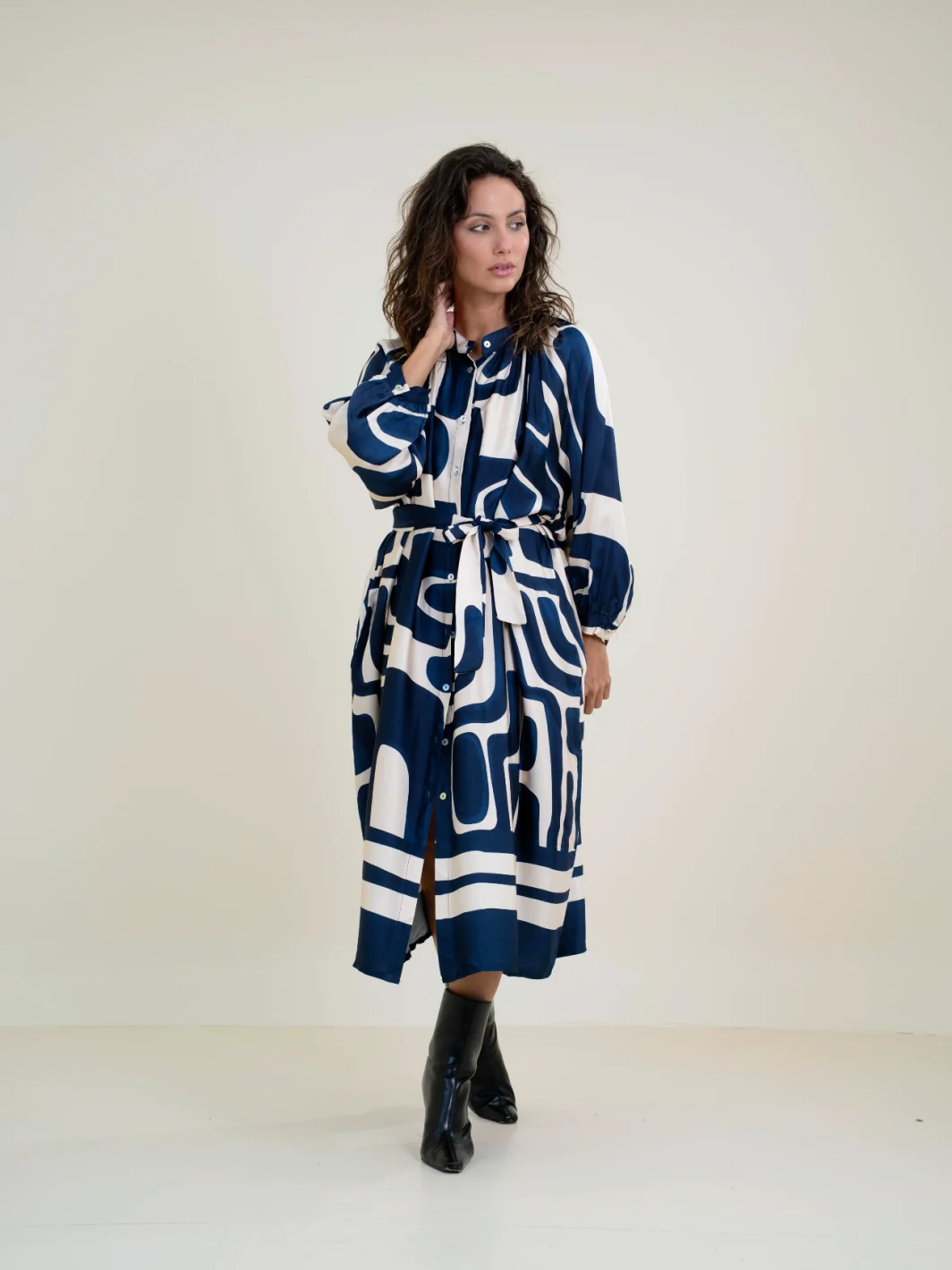 Vestido Estampado Geométrico - Imagen 2