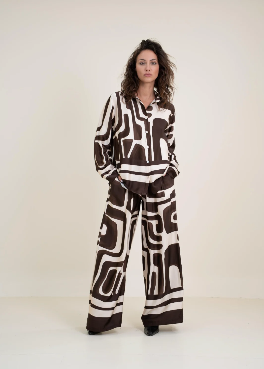 Conjunto Pantalón y Camisa Estampado Geométrico