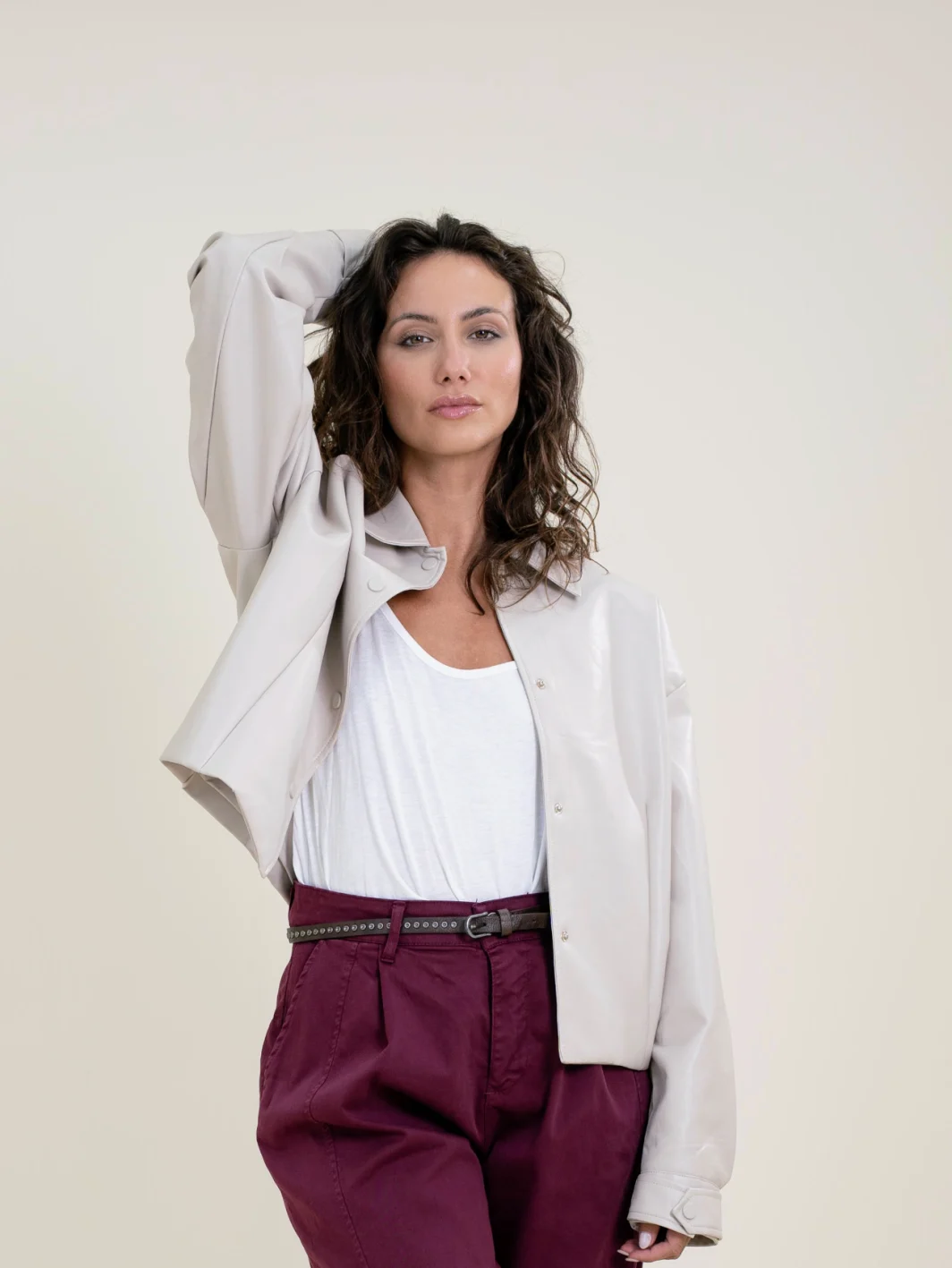 Pantalón Granate con Cinturón