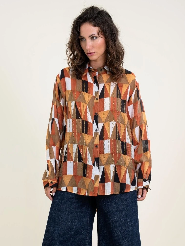 Camisa estampada geométrico con bordado dorado